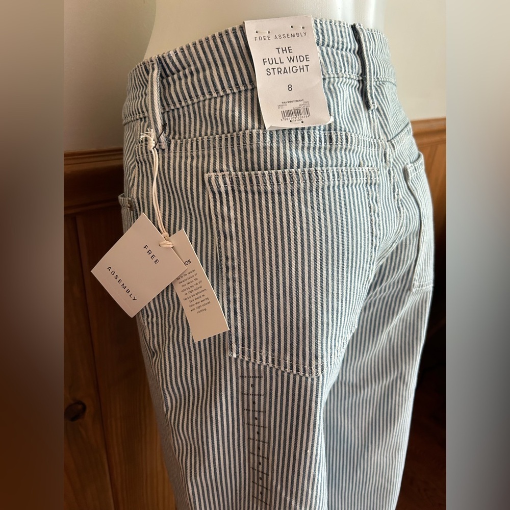 wide leg jeans, sz 8 denim, white with blue pin stripes, adorable, long, NEW - Picture 4 of 10